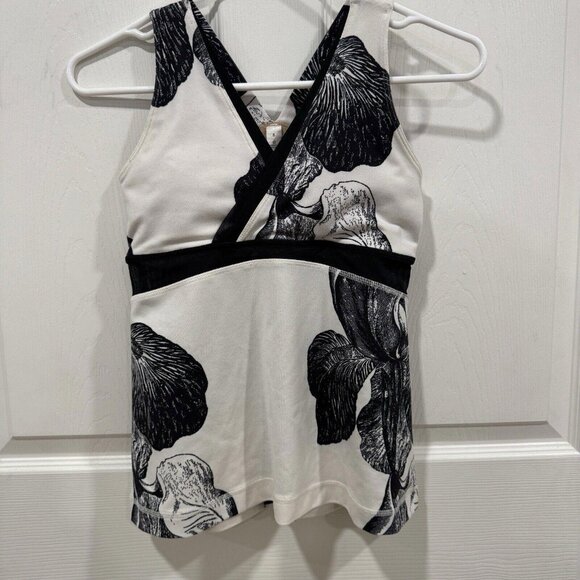 Lululemon Womens White Black Floral Mesh Lined Pullover Tank‎ Top Size 6 - Picture 2 of 10